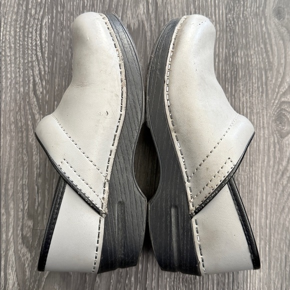 Dansko clogs. - Picture 5 of 6